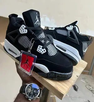 Nike Air Jordan 4