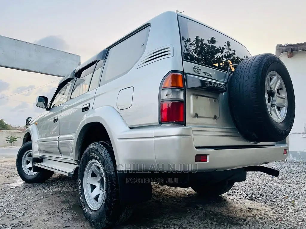 Toyota Land Cruiser 2000 Silver