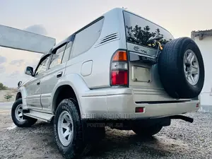 Toyota Land Cruiser 2000 Silver