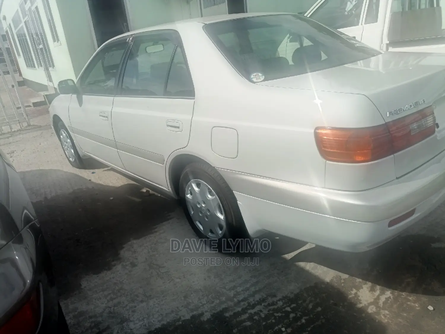 Toyota Corona Premio 2.0 Petrol AWD 2000 White