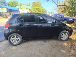 Toyota Vitz 2008 Black