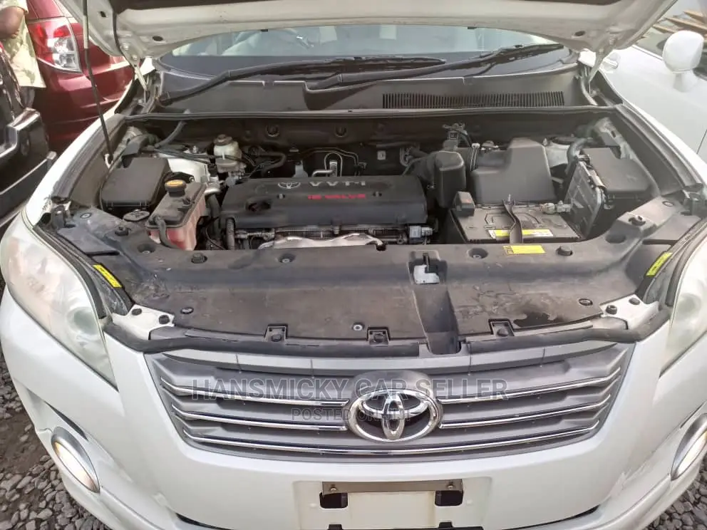 Toyota Vanguard 2009 White