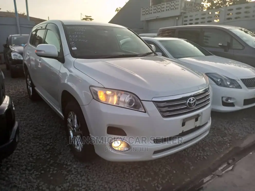 Toyota Vanguard 2009 White