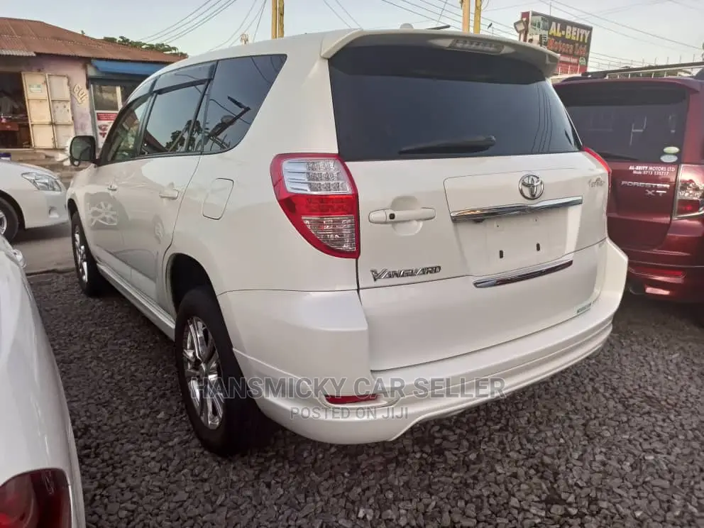 Toyota Vanguard 2009 White