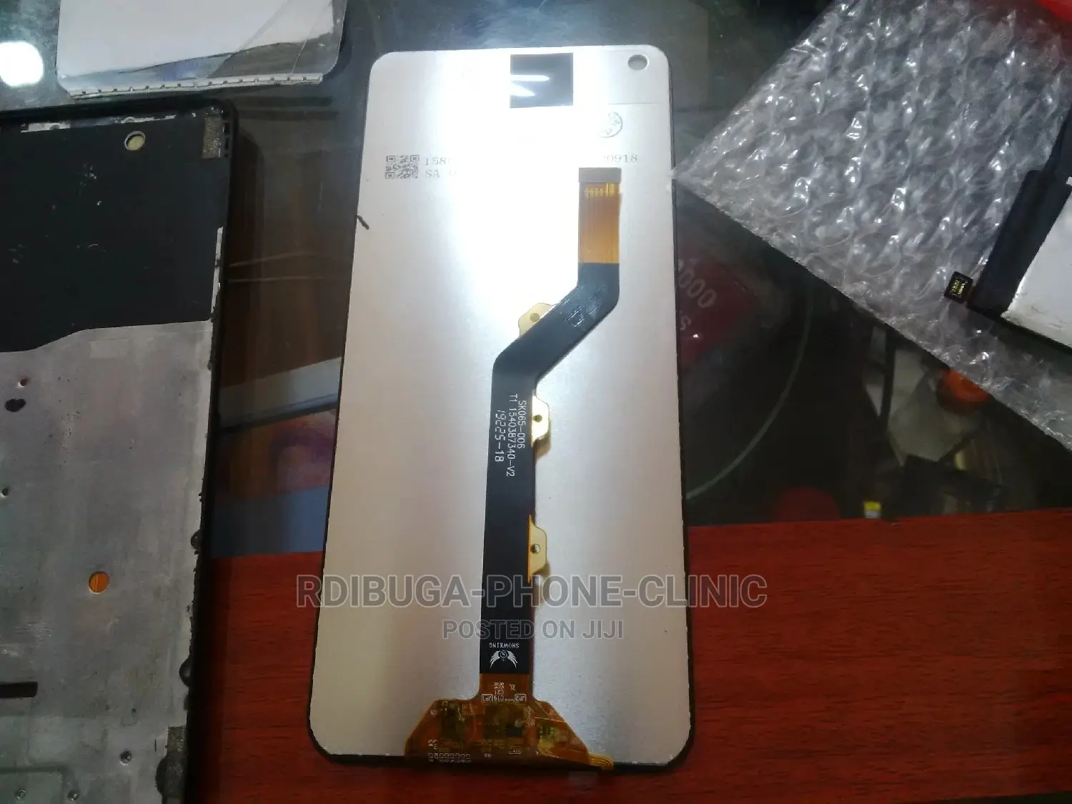 We Replace Your Brocken Phone With Original LCD