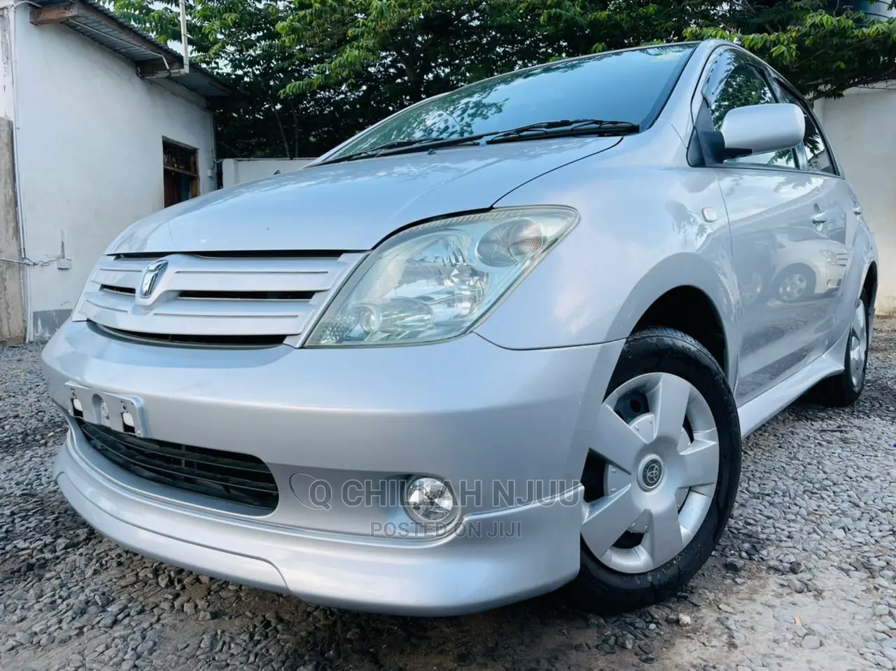 Toyota IST 2004