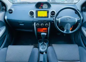 Toyota IST 2004