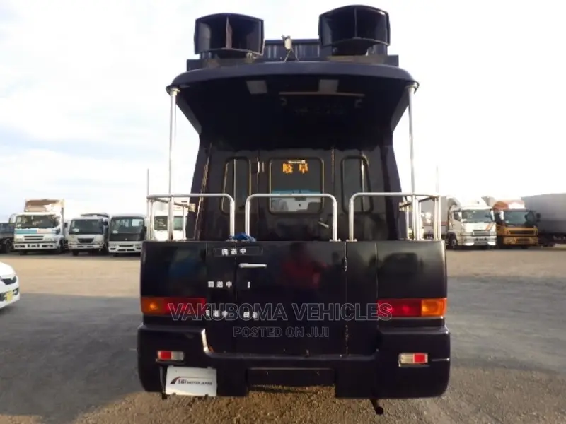 Mitsubishi Fuso Rosa 1987 Black