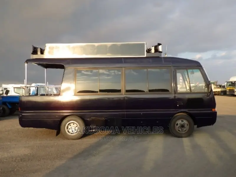 Mitsubishi Fuso Rosa 1987 Black