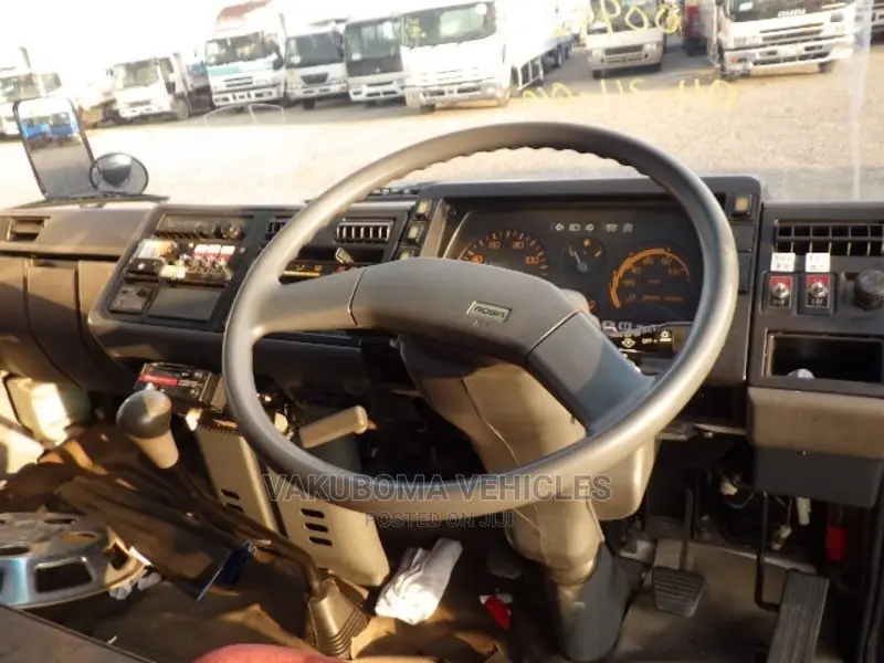 Mitsubishi Fuso Rosa 1987 Black
