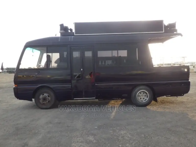 Mitsubishi Fuso Rosa 1987 Black