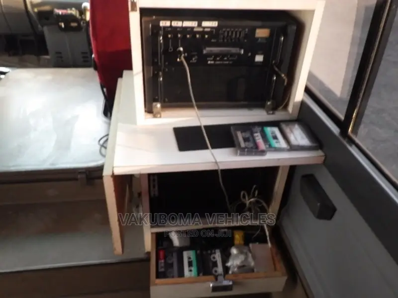 Mitsubishi Fuso Rosa 1987 Black