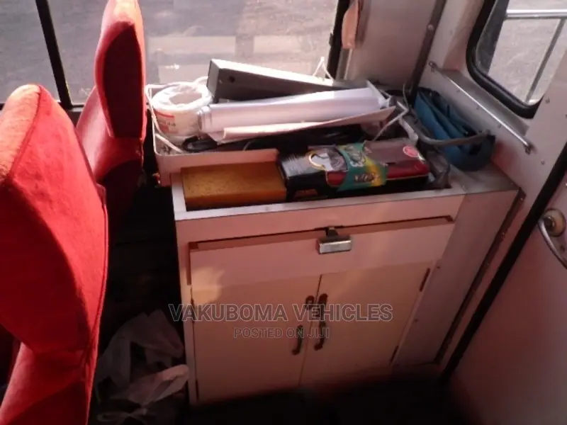 Mitsubishi Fuso Rosa 1987 Black