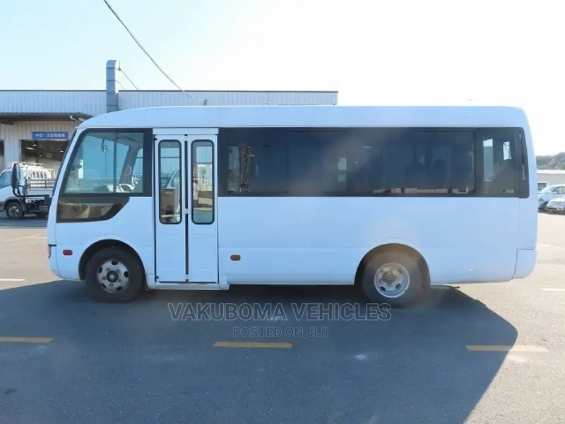 Mitsubishi Fuso Rosa 2005 White