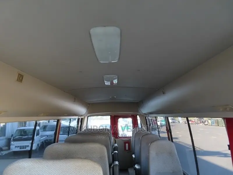 Mitsubishi Fuso Rosa 2005 White