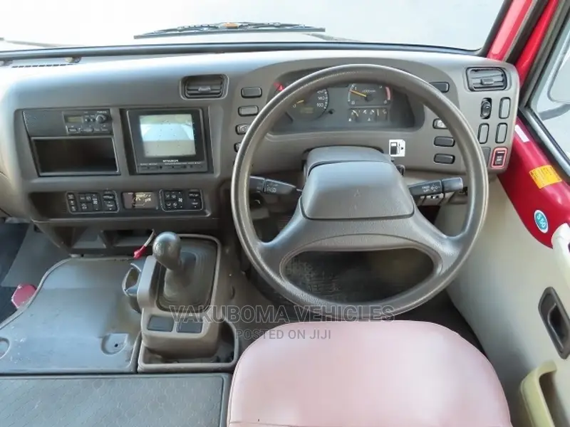 Mitsubishi Fuso Rosa 2005 White