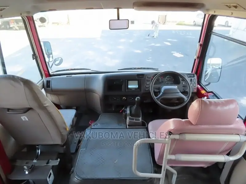 Mitsubishi Fuso Rosa 2005 White