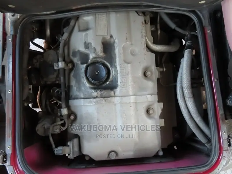 Mitsubishi Fuso Rosa 2005 White