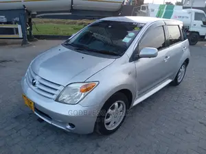 Toyota IST 2006 Silver