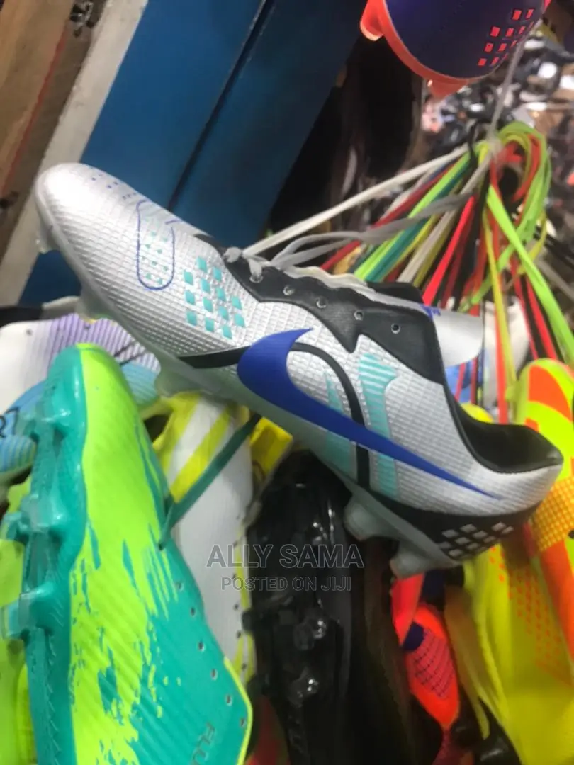 Football Boots Nike Gray