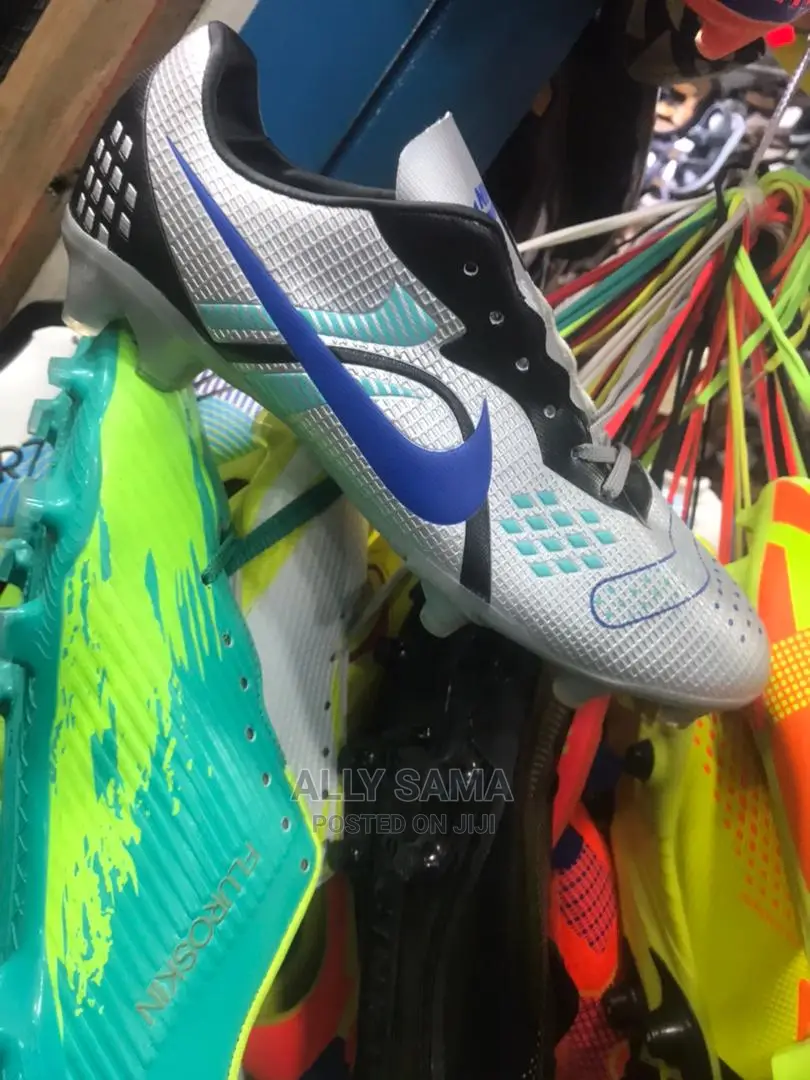 Football Boots Nike Gray