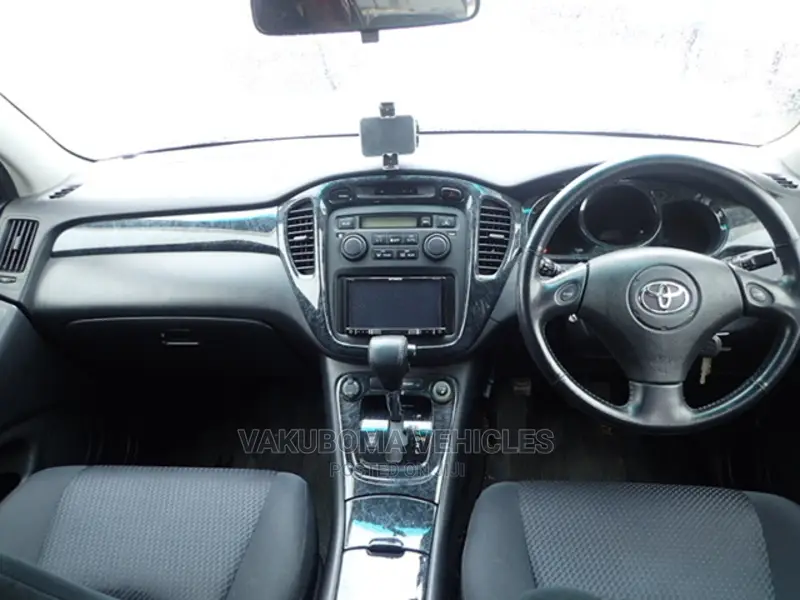 Toyota Kluger 2005 Silver