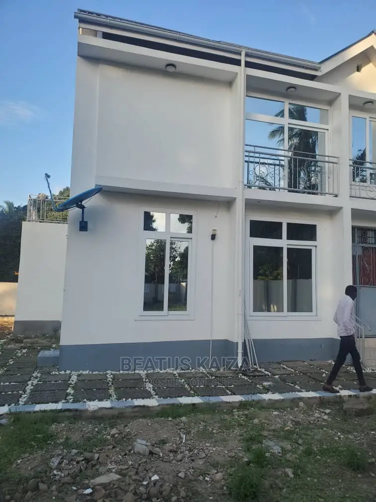 Furnished 4bdrm Block of Flats in Ungindoni Mbuyuni, Kigamboni