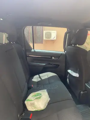 Toyota Hilux 2019 White