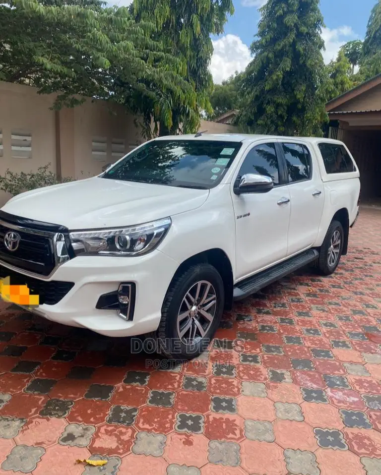 Toyota Hilux 2019 White