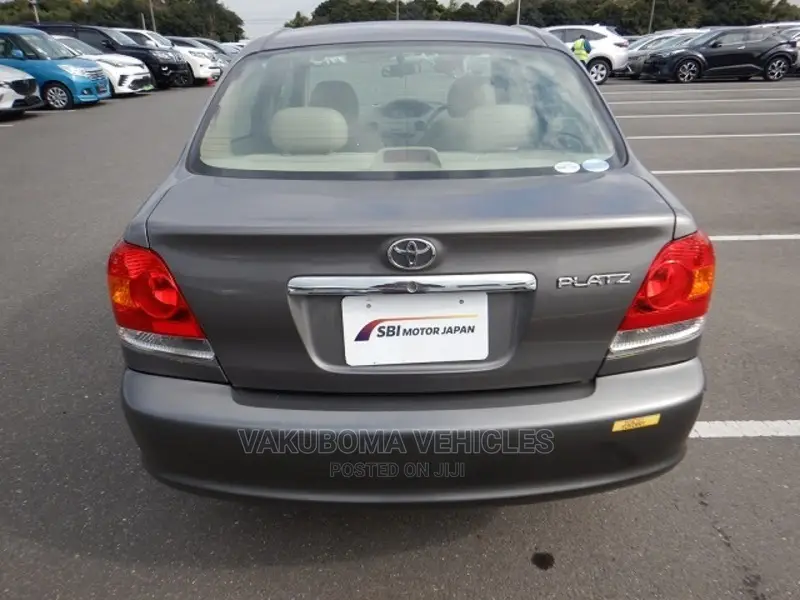 Toyota Platz 2005 Gray