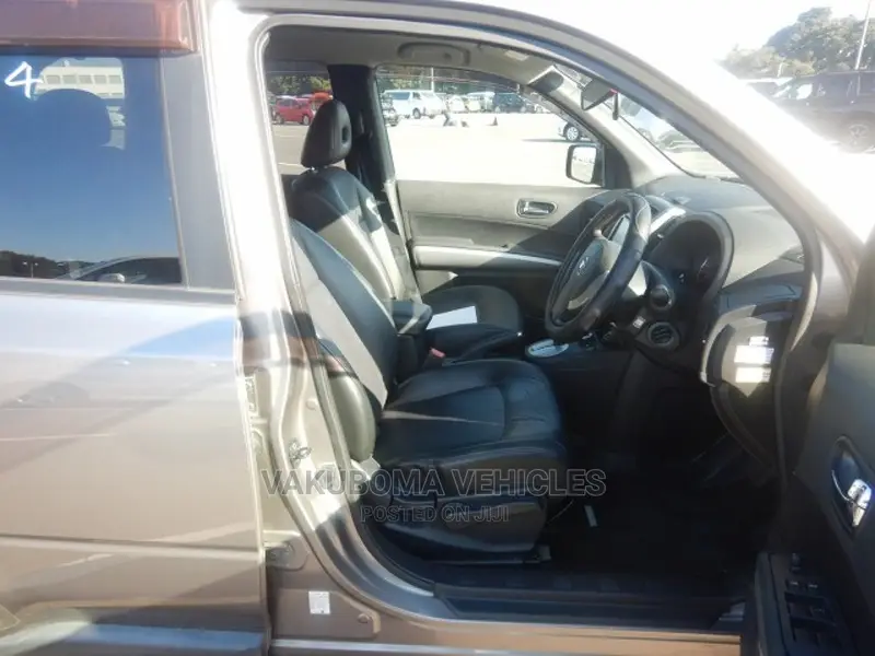 Nissan X-Trail 2010 Silver