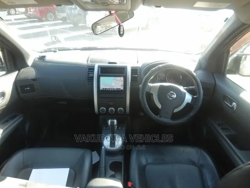 Nissan X-Trail 2010 Silver
