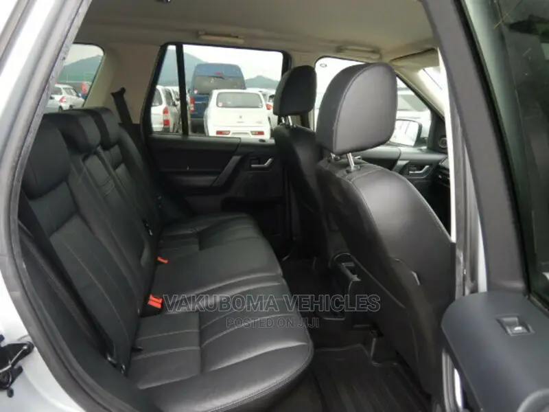 Land Rover Freelander 2011 Silver