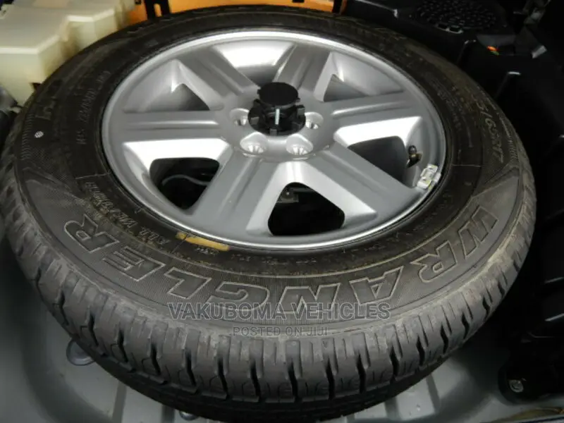 Land Rover Freelander 2011 Silver