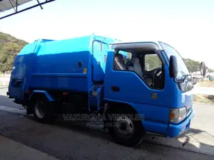 Isuzu Elf Garbage Truck