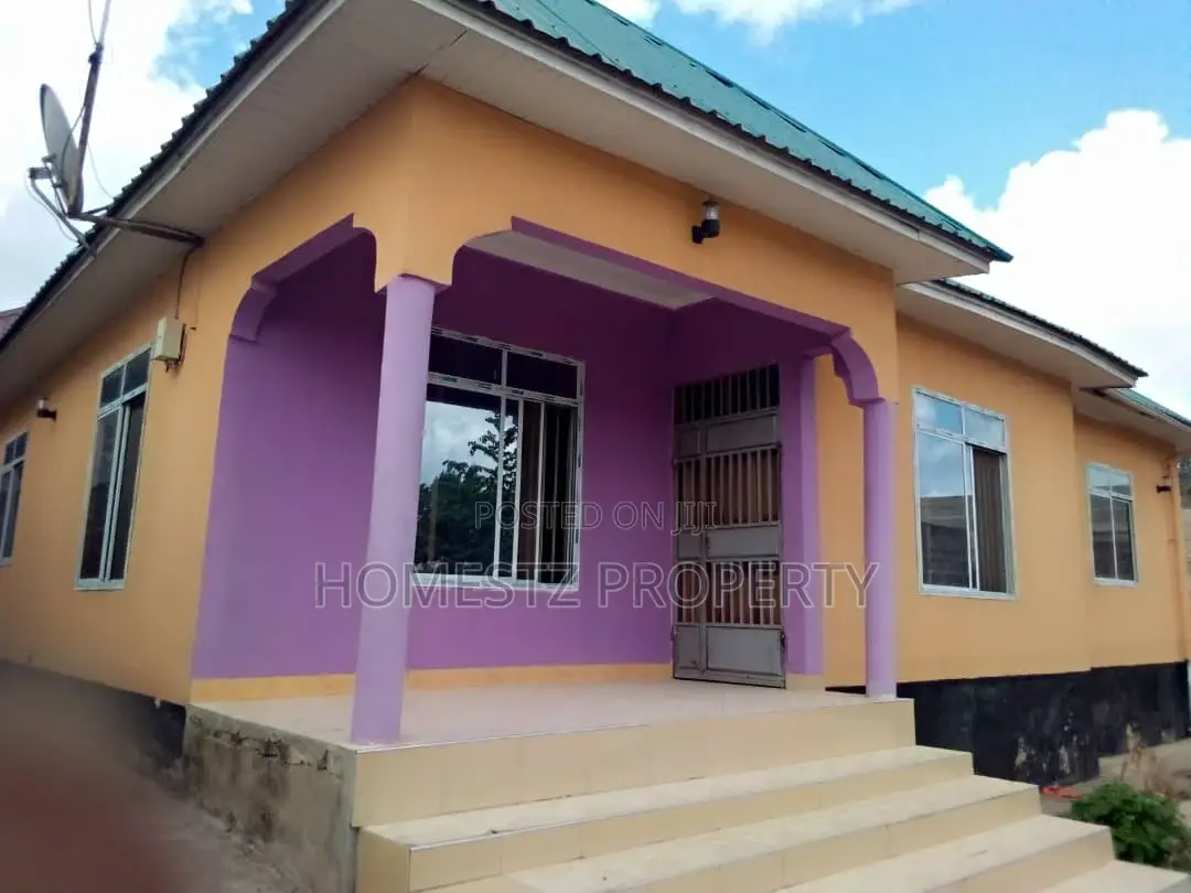 4bdrm House in Kwa Msuguri, Kinondoni for Sale