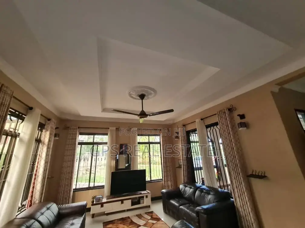4bdrm House in Kwa Msuguri, Kinondoni for Sale
