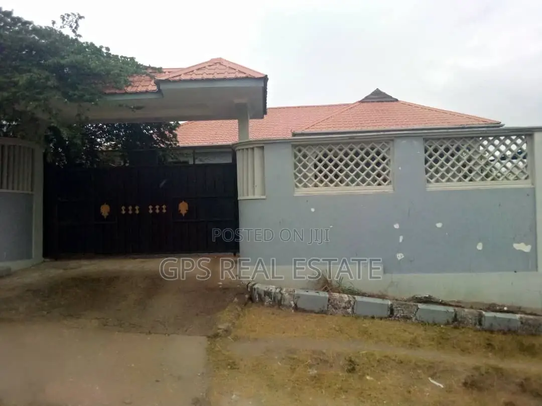 4bdrm House in Kwa Msuguri, Kinondoni for Sale
