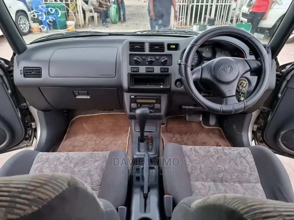Toyota RAV4 Cabriolet 1998 Beige