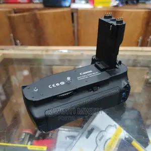 Canon BG-E7 Battery Grip for the EOS 7D (Not for Mark II)