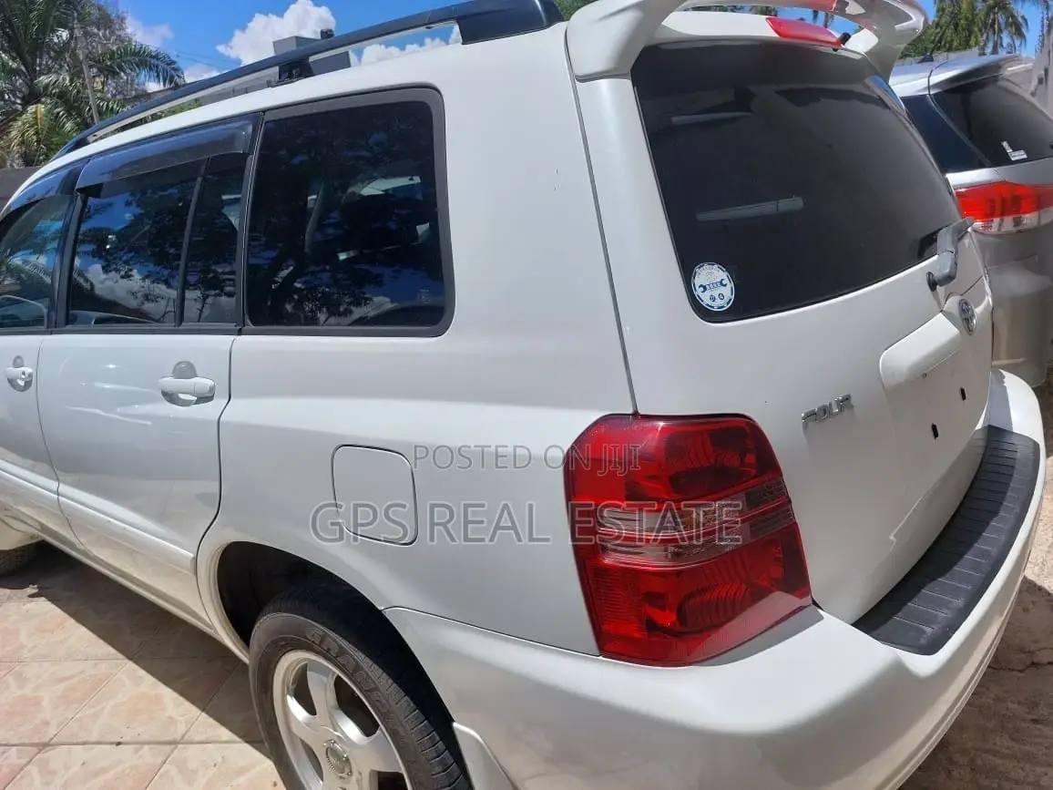 Toyota Kluger 2004 White