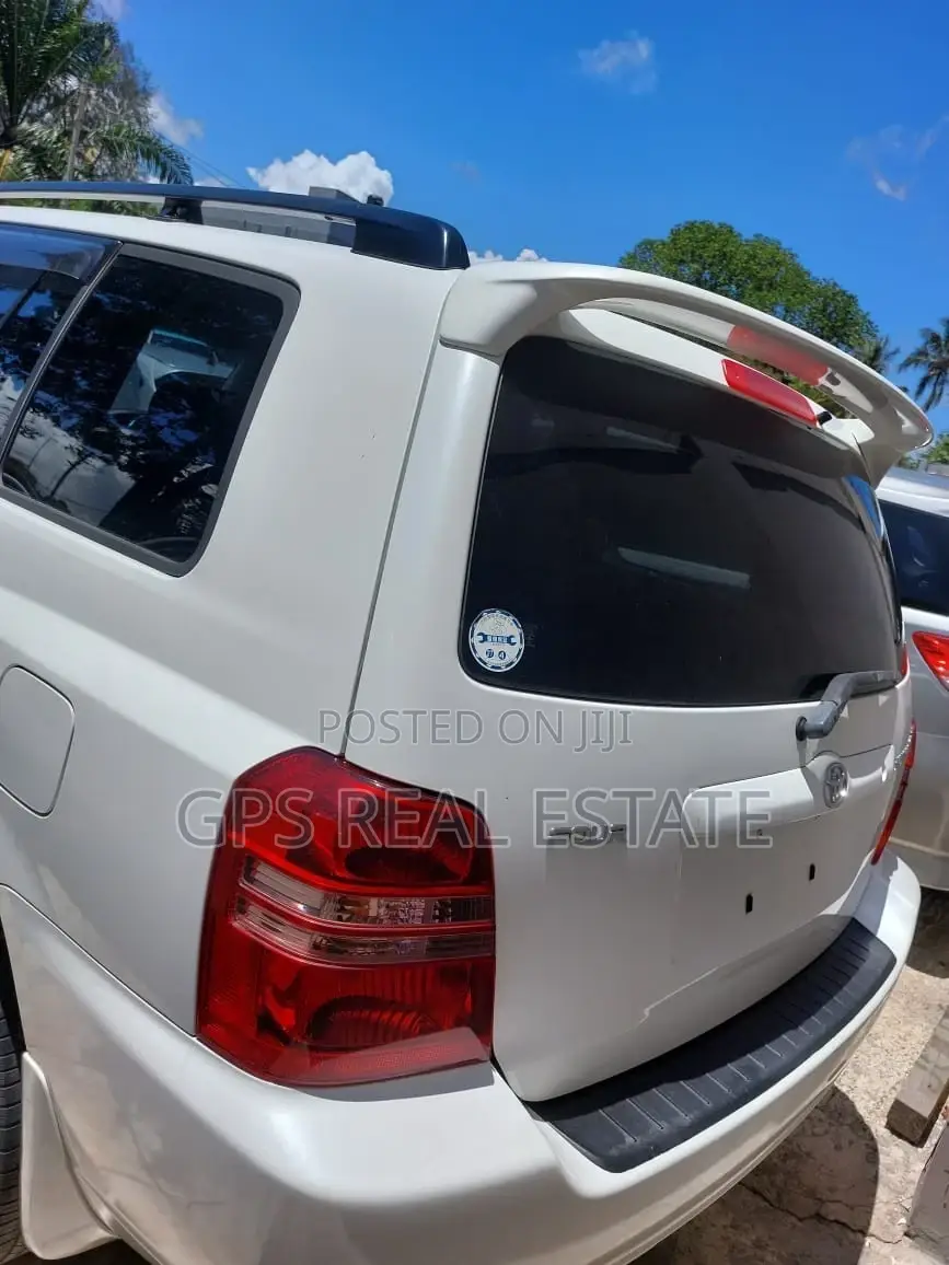 Toyota Kluger 2004 White