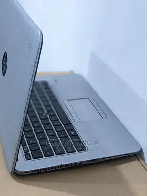 Laptop HP EliteBook 820 G3 8GB Intel Core I5 SSD 256GB
