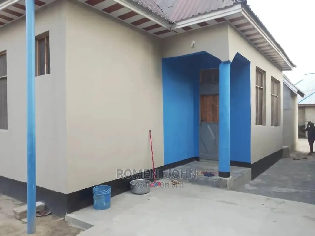 Furnished 4bdrm Townhouse/Terrace in Tanzania Daressalaam for Sale