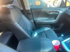 Toyota RAV4 2020 White