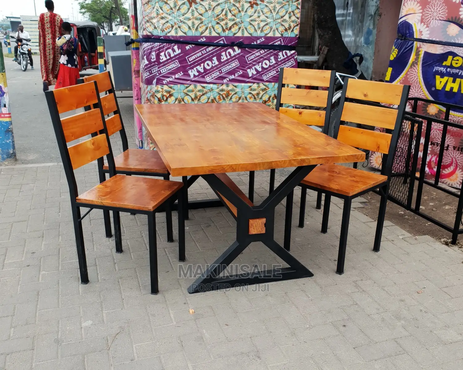 Dinner Table Nzuri Sana Simple