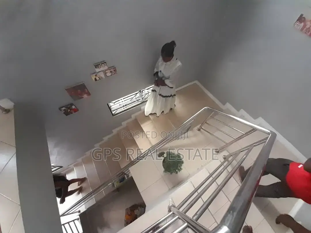 5bdrm House in Mtoni Kijichi, Temeke for Sale