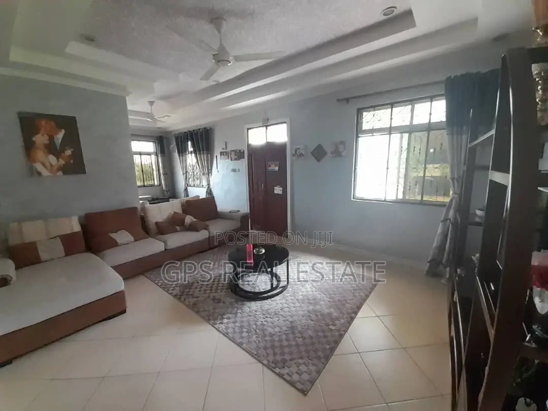 5bdrm House in Mtoni Kijichi, Temeke for Sale