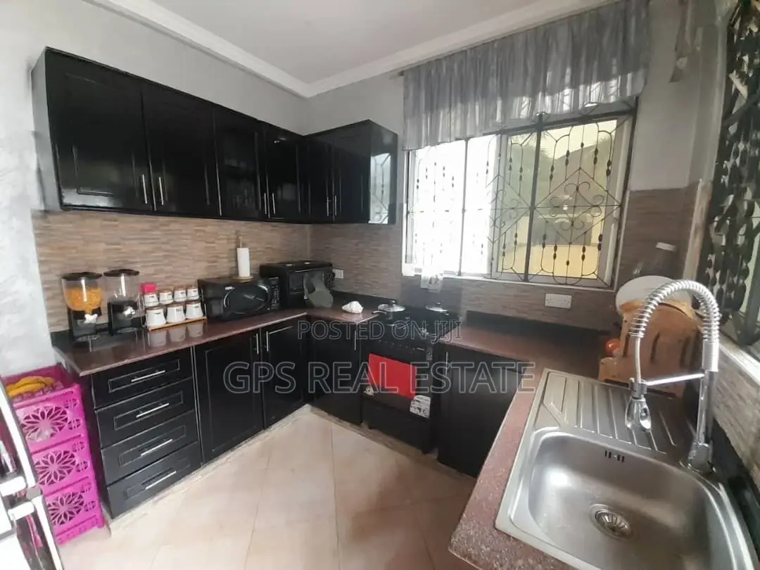 5bdrm House in Mtoni Kijichi, Temeke for Sale