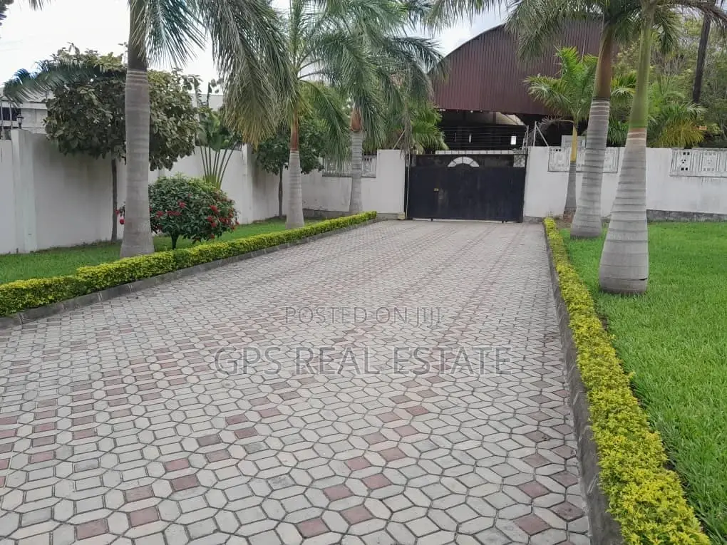 5bdrm House in Mtoni Kijichi, Temeke for Sale